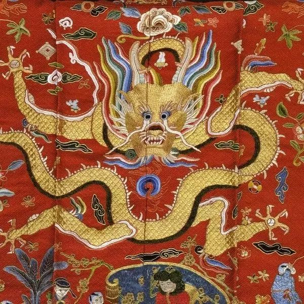 古代至高無(wú)上的刺繡龍紋