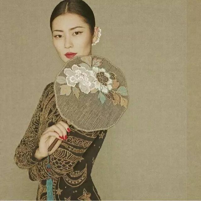 夏天到了 刺繡團(tuán)扇遙起來文藝又解熱